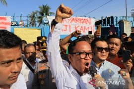 Hari ini, KPK panggil Lisa Mariana dan umumkan status Wamenaker