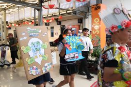 KAI Daop 6 -Yayasan Tarakanitasosialisasikan cinta lingkungan di Stasiun Solo Balapan