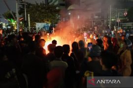 Situasi terkini di Jalan Otista, plang rambu lalu lintas jadi sasaran demonstran