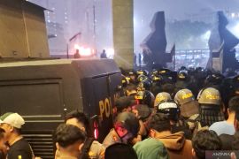 Mahasiswa nyanyikan lagu 
