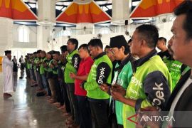 Komunitas Ojol Makassar shalat gaib doakan Affan Kurniawan