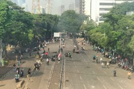 Pagi ini Jalan Kramat Kwitang masih ditutup imbas aksi demonstrasi