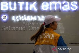 Harga emas Antam hari ini naik Rp4.000 menjadi Rp2,239 juta per gram