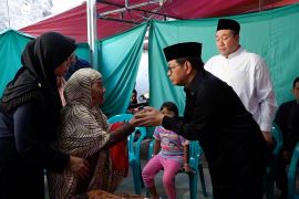 Gubernur Jakarta melayat ke rumah duka pengemudi ojol Affan Kurniawan