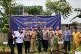 Bapas Jakbar lakukan penanaman pohon 