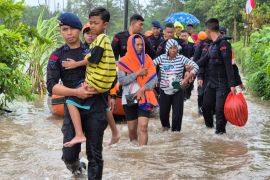 Polri kerahkan personel bantu tanganan banjir di Bali