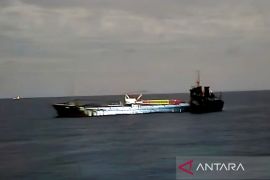 Bakamla evakuasi Kapal MV Leann yang terbakar di Perairan Anambas