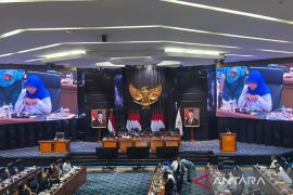 Tunggu keputusan DBH, pembahasan APBD 2026 per komisi ditunda