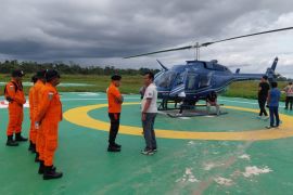 SAR: Dua helikopter dikerahkan evakuasi korban kecelakaan heli Mimika