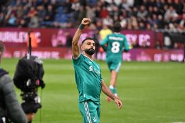 Liverpool menang dramatis 1-0 atas Burnley berkat gol penalti Salah