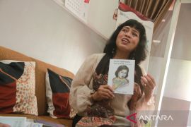 Buku sastra "From Indonesia With Love" antarkan Nia S Amira raih medali emas di Rusia