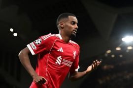 Slot belum bisa pastikan Isak tampil dalam derbi Merseyside