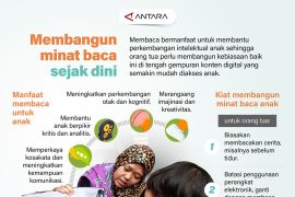 Membangun minat baca sejak dini