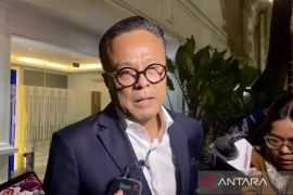 Dony Oskaria melaporkan transisi di Kementerian BUMN ke Presiden