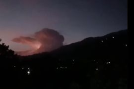 Kilatan Gunung Guntur & Papandayan, BPBD: Itu hanya fenomena alam