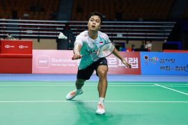 Anthony Ginting melangkah ke 16 besar Korea Open 2025 setelah mengatasi Tanaka