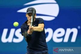 Sinner kehilangan set dalam kemenangan menuju perempat final Beijing