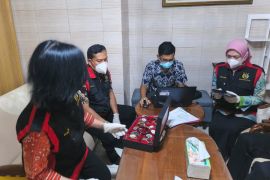 Kejati DIY menggeledah rumah eks Kadis Kominfo Sleman terkait korupsi