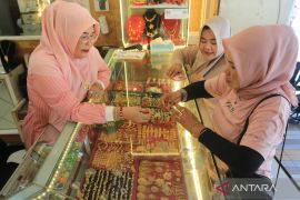 Harga emas Antam-Galeri24 naik, UBS turun di Pegadaian awal Oktober