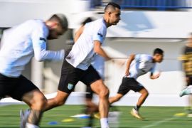 Pelatih wajibkan Persela kalahkan Persiku untuk perbaiki peringkat