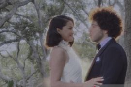 Selena Gomez dan Benny Blanco menikah di California pada akhir pekan