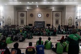 Ojol di Bogor gelar doa bersama serukan persatuan warga