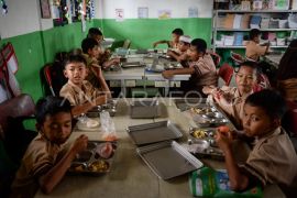 BGN: Program MBG gerakkan ekonomi lokal lewat dapur SPPG