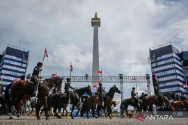 Tugu Monas ditutup sementara untuk wisatawan saat HUT TNI besok