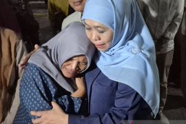 Khofifah puji kecepatan DVI Polda Jatim identifikasi korban Al Khoziny