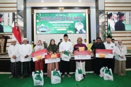 Mensos serahkan santunan kepada 17 wali santri Al Khoziny