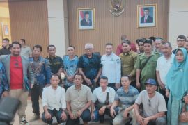 Didatangi Masyarakat TN Tesso Nilo, Gubernur Riau tegaskan belum ada relokasi