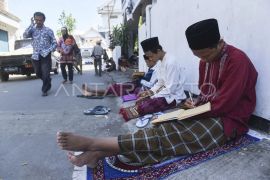 Lirboyo, lentera yang tak pernah padam