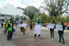 FOYB gelar aksi damai di kantor aplikasi dan DPRD DIY