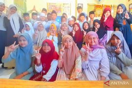 Sambut HSN, siswa SD/SMP di Situbondo wajib kenakan busana Muslim