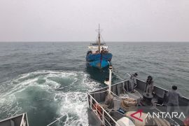 Bakamla selamatkan kapal nelayan yang mogok di Selat Malaka