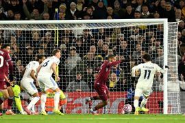 Leeds United loncat ke papan tengah setelah hantam West Ham 2-1