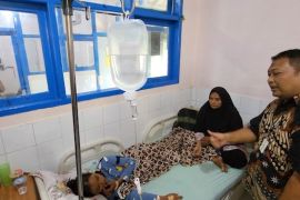 Dua siswa SD diduga keracunan MBG dirawat intensif di RSU Cut Meutia