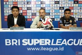 Arema FC perpanjang kekalahan Semen Padang FC di BRI Super League
