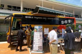 DKI hadirkan mobil layanan keliling di bursa kerja
