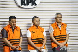 Kisah penangkapan Gubernur Riau Abdul Wahid, sandi "7 batang" dan sang "matahari"