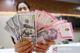 Rupiah ditutup menguat ke Rp16.701 di tengah sentimen RUU Redenominasi