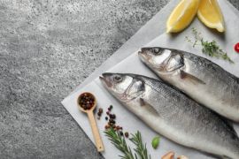 Perbedaan nutrisi salmon dan ayam untuk kesehatan jantung