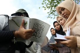 Santri KHAS Kempek amati satwa liar untuk ekopesantren