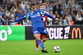 Marseille naik ke posisi pertama