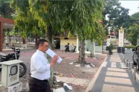 Usai geledah Kantor Gubernur Riau, KPK bawa Sekda dan Kabag Protokol