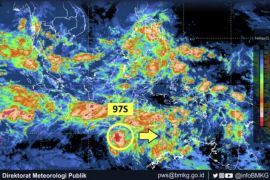 Dua bibit siklon terdeteksi di perairan barat daya NTB