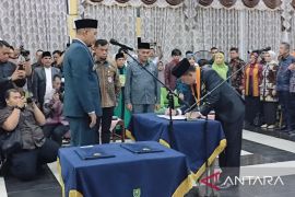 Bupati lantik Zulfahmi Adrian sebagai Sekda Inhu