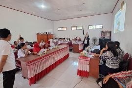 Program kamus masuk sekolah perkuat literasi bahasa daerah