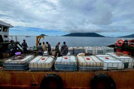 Lanal Ranai terima 1 unit kapal asing hasil tangkapan KRI Bung Tomo-357