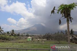 Badan Geologi mengimbau warga waspada potensi banjir lahar Gunung Lewotobi